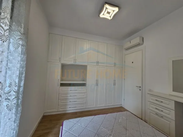 Tirane, jepet me qera apartament 2+1+2 Kati 3, 108 m² 1.200 € (KOMPLEKSI DELIJORGJI)