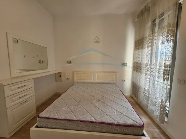 Tirane, jepet me qera apartament 2+1+2 Kati 3, 108 m² 1.200 € (KOMPLEKSI DELIJORGJI)