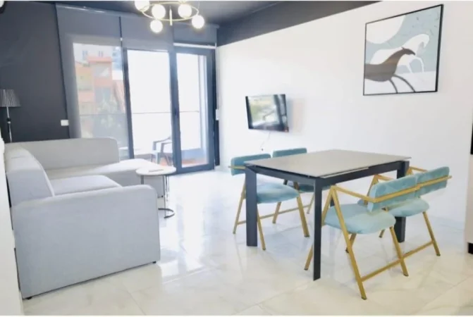 Tirane, jepet me qera apartament 2+1+Ballkon Kati 3, 108 m² 1.100 € (Komuna e Parisit)