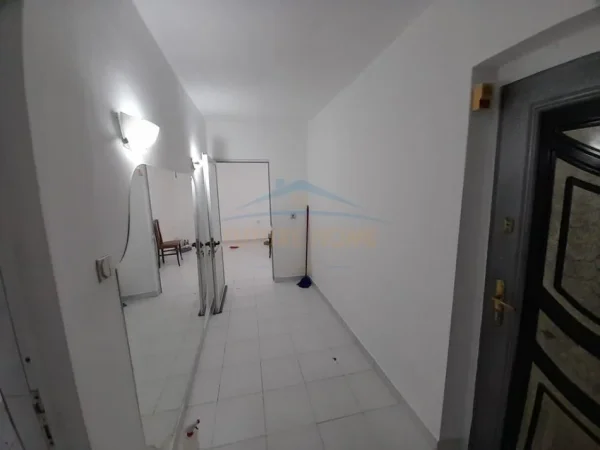 Tirane, jepet me qera apartament 1+1 Kati 5, 56 m² 500 € (Bulevardi Zogu i 1)
