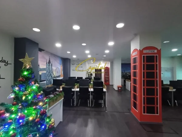 Tirane, shitet ambjent biznesi Kati 2, 202 m² 800.000 € (RRUGA E KAVAJES)