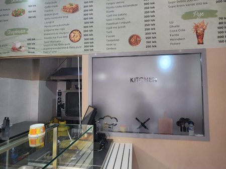 Tirane, shitet Biznesi Resorant Kati 0, 58 m² 58.000 € (Kompleksi Delijorgji)