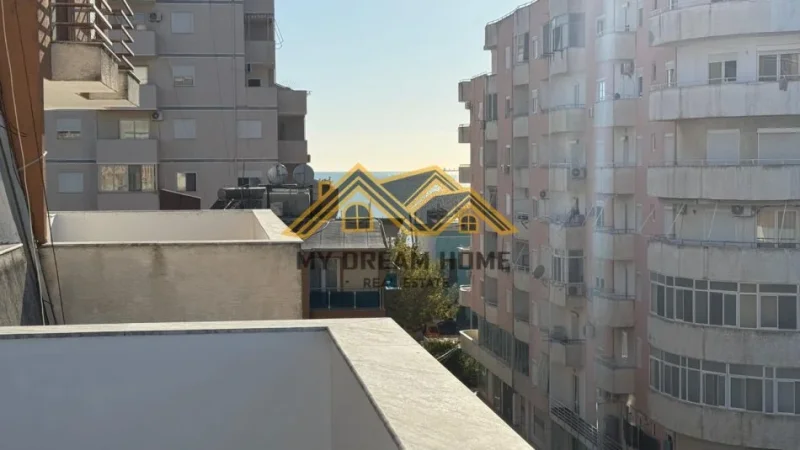Durres, shitet apartament 2+1 Kati 6, 150 m² 144.000 € (plazh rrota e kuqe)