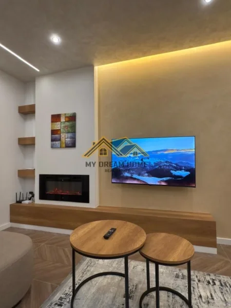 Durres, jepet me qera apartament 2+1 Kati 5, 131 m² 1.200 € (vollga)