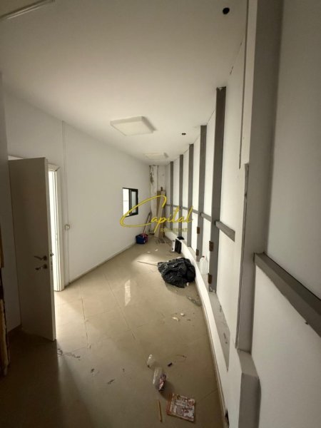 Tirane, jepet me qera ambjent biznesi Kati 1, 90 m² 700 € (ASTIR)