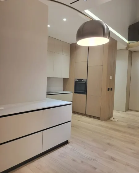 🏡 JEPET ME QIRA – DUPLEX 3+1+2 + POST PARKIMI | PRANË KODRËS SË DIELLIT