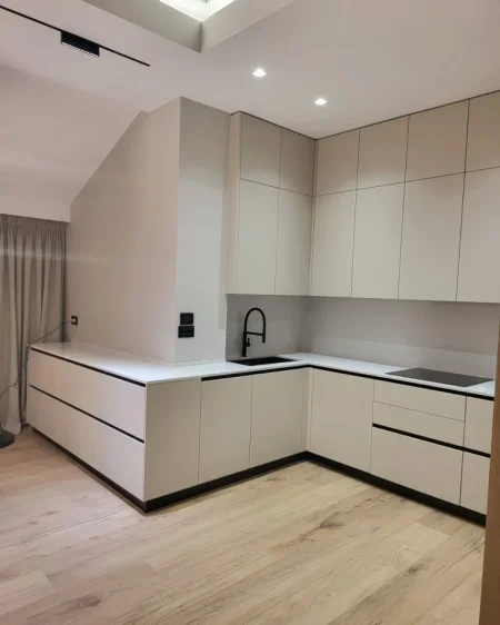 🏡 JEPET ME QIRA – DUPLEX 3+1+2 + POST PARKIMI | PRANË KODRËS SË DIELLIT