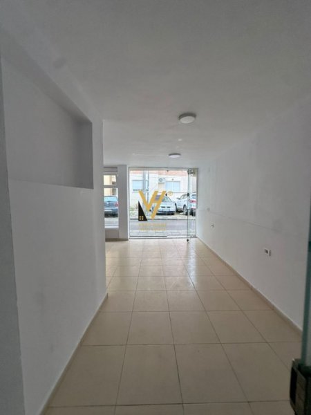 Tirane, jepet me qera dyqan Kati 0, 50 m² 500 € (RRUGA FORTUZI)
