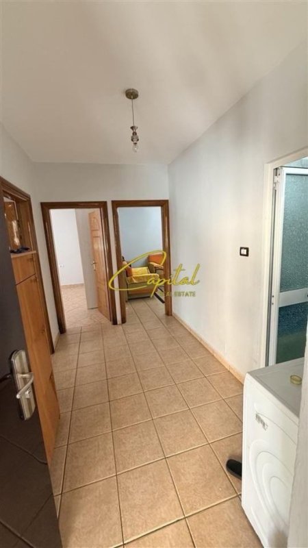 Tirane, jepet me qera apartament 2+1 Kati 1, 75 m² 500 € (ISH PARKU)