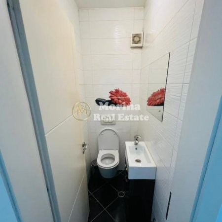 Tirane, jepet me qera apartament 3+1 Kati 2, 125 m² 650 € (Don Bosko)