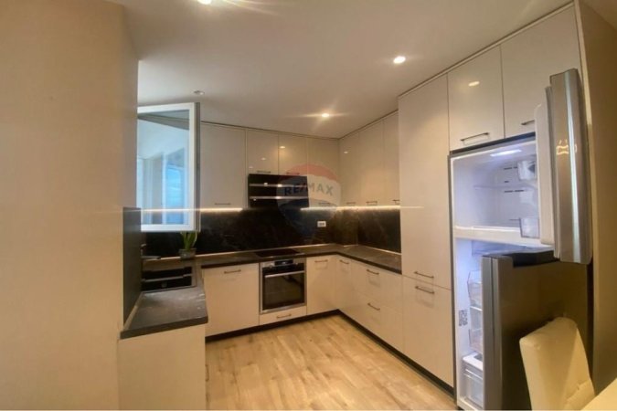 Tirane, jap me qera apartament 2+1 , 110 m² 800 € 