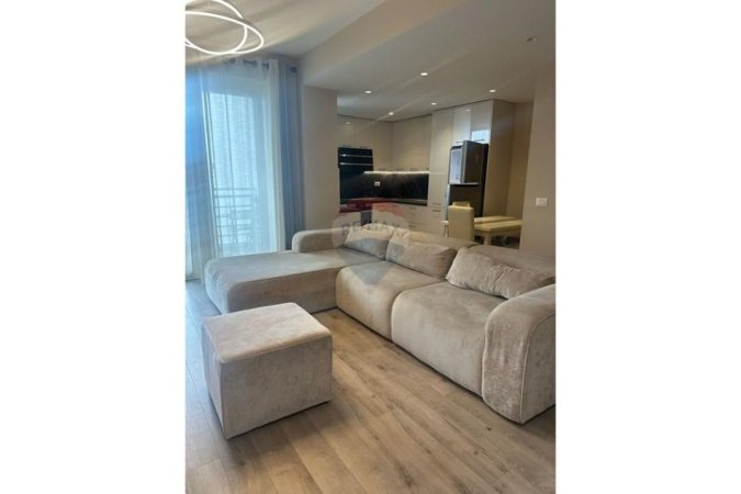 Tirane, jap me qera apartament 2+1 , 110 m² 800 € 