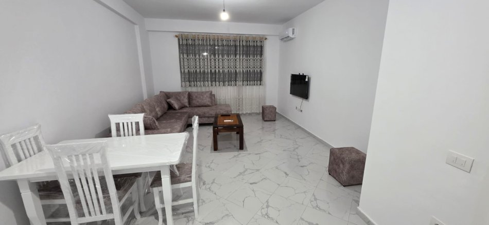 Tirane, jepet me qera apartament 1+1 Kati 7, 70 m² 450 € (Astir)