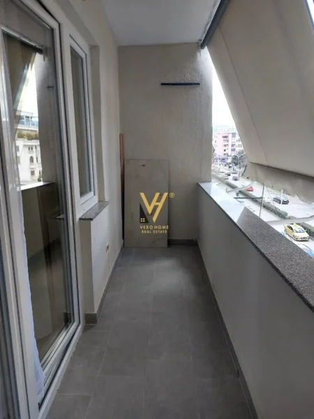 Tirane, jepet me qera apartament 2+1+Ballkon Kati 4, 90 m² 700 € (21 DHJETORI)