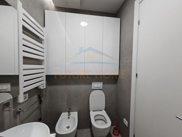 Tirane, jepet me qera apartament 2+1+Ballkon Kati 3, 109 m² 1.200 € (KOMPLEKSI DELIJORGJI)
