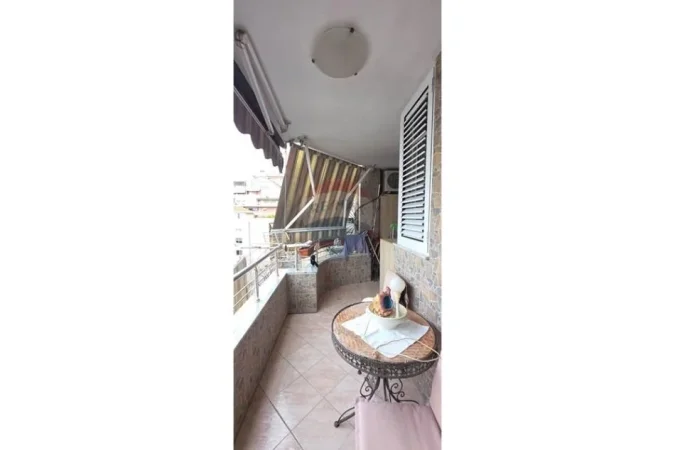 Tirane, jap me qera apartament 3+1 Kati 6, 110 m² 1.000 € 