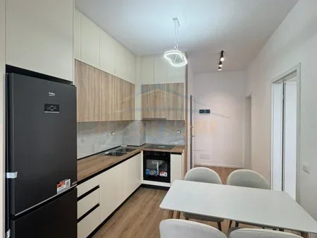 Tirane, jepet me qera apartament 1+1 Kati 2, 60 m² 400 € (Fresk)