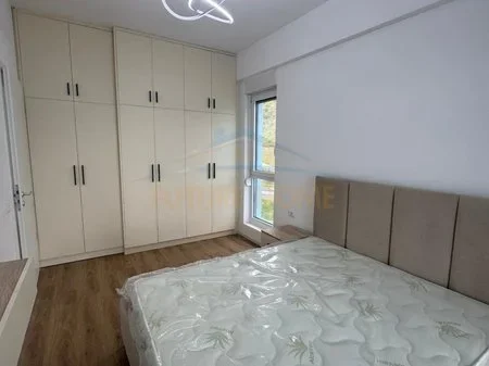 Tirane, jepet me qera apartament 1+1 Kati 2, 60 m² 400 € (Fresk)