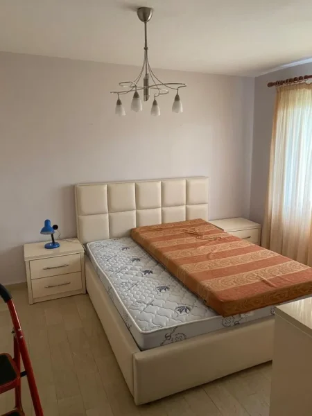 Tirane, jepet me qera apartament 1+1 Kati 5, 50 m² 380 € (Shkolla Osman Myderizi rruga Ali Visha)