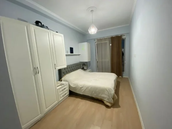 Tirane, jepet me qera apartament 1+1+Ballkon Kati 6, 65 m² 580 € (21 Dhjetori)