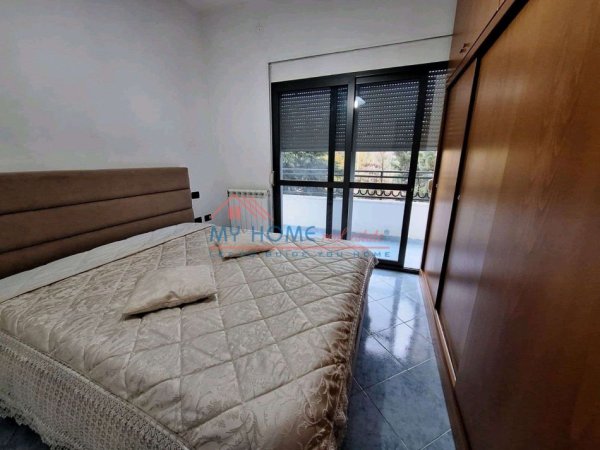 Tirane, jepet me qera apartament 2+1+Ballkon Kati 2, 85 m² 550 € (Bulevardi i Ri)