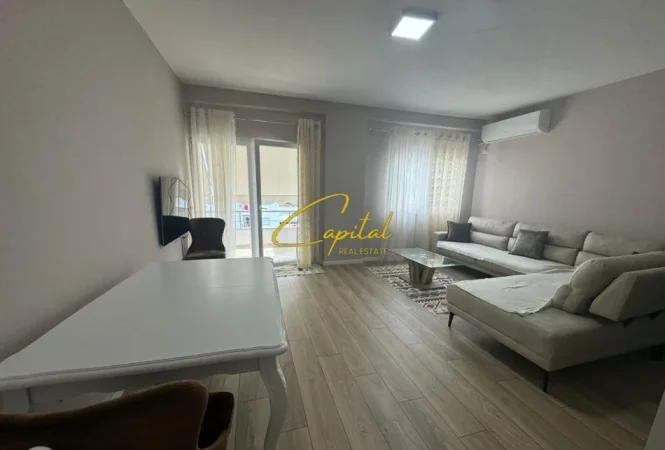 Tirane, jepet me qera apartament 2+1 Kati 4, 100 m² 480 € (FRESKU)