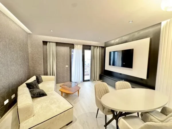 Tirane, jepet me qera apartament 2+1 Kati 8, 100 m² 1.300 € (Garden Building Rruga e Kavajes)