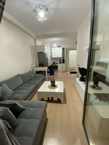 Tirane, jepet me qera apartament 1+1+Ballkon Kati 6, 60 m² 550 € (rruga Artan Lenja)