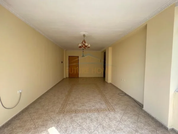 Tirane, shitet apartament 2+1+2, Kati 3, 113 m² 259.000 € (Komuna e Parisit)