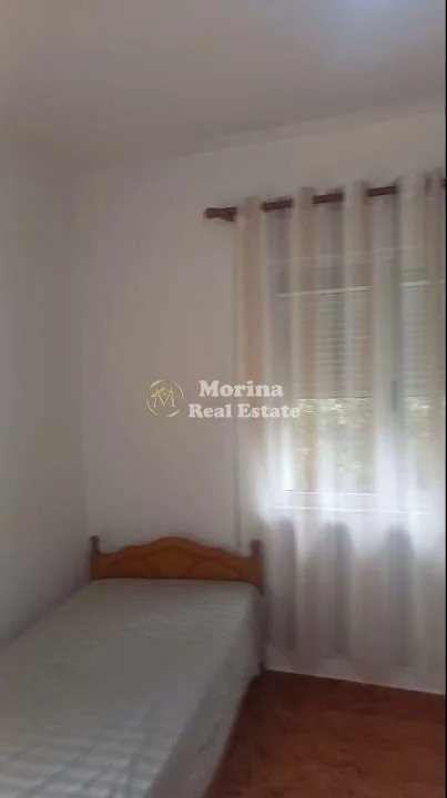 Tirane, jepet me qera shtepi 1+1 Kati 1, 60 m² 300 € (Qytet Studenti)