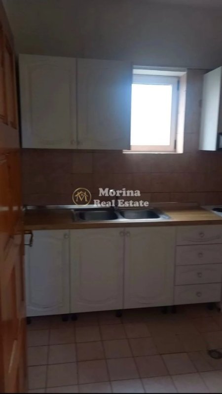 Tirane, jepet me qera shtepi 1+1 Kati 1, 60 m² 300 € (Qytet Studenti)