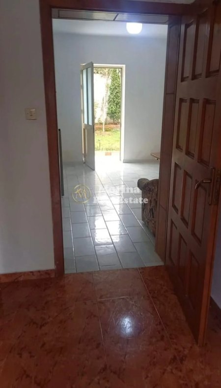 Tirane, jepet me qera shtepi 1+1 Kati 1, 60 m² 300 € (Qytet Studenti)