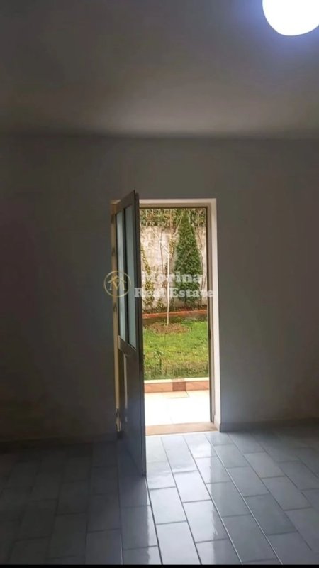 Tirane, jepet me qera shtepi 1+1 Kati 1, 60 m² 300 € (Qytet Studenti)
