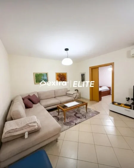 Tirane, jepet me qera apartament 2+1 Kati 3, 80 m² 650 € (Prokuroria)
