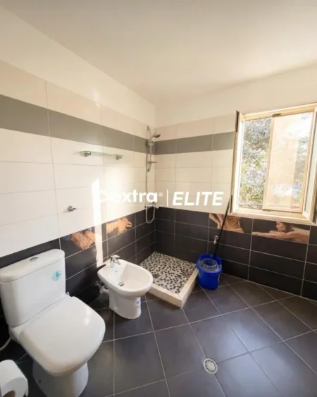 Tirane, jepet me qera apartament 2+1 Kati 3, 80 m² 650 € (Prokuroria)