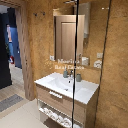 Tirane, jepet me qera apartament 2+1 Kati 1, 75 m² 1.600 € (Myslym Shyri)