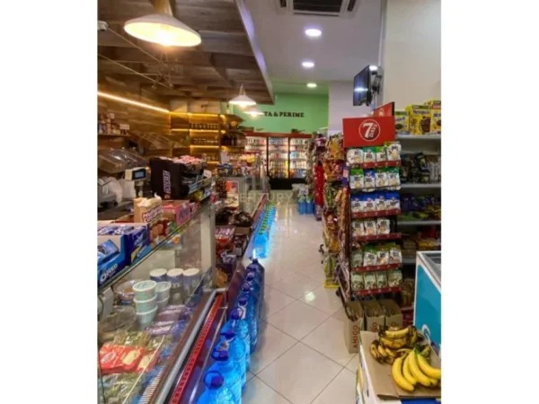 Tirane, shitet ambjent biznesi Kati 0, 76 m² 210.000 € (fresk)