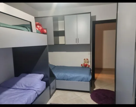 Tirane, jepet me qera apartament 2+1+Ballkon Kati 3, 106 m² 750 € (Jordan Misja)