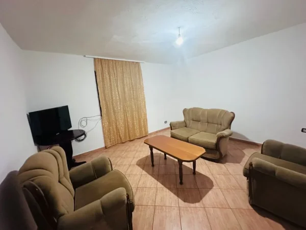 Tirane, jepet me qera apartament 1+1 Kati 1, 65 m² 350 €