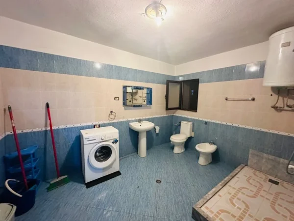 Tirane, jepet me qera apartament 1+1 Kati 1, 65 m² 350 €