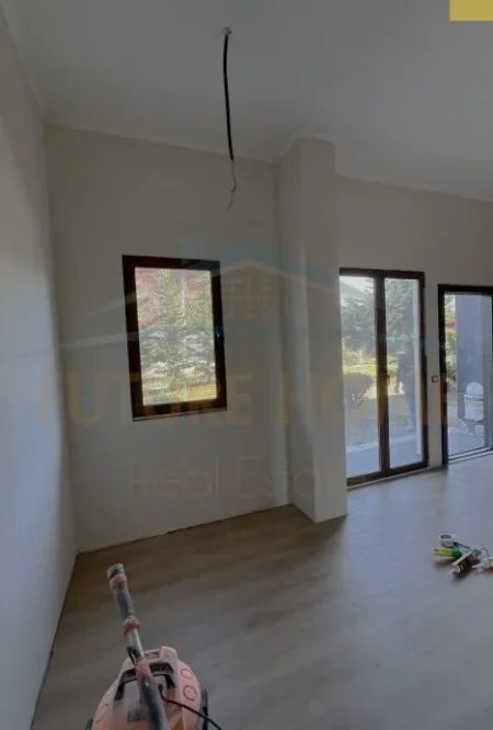 Tirane, shitet apartament 2+1+Ballkon Kati 1, 111 m² 139.250 € (Fresku, Tiranë)