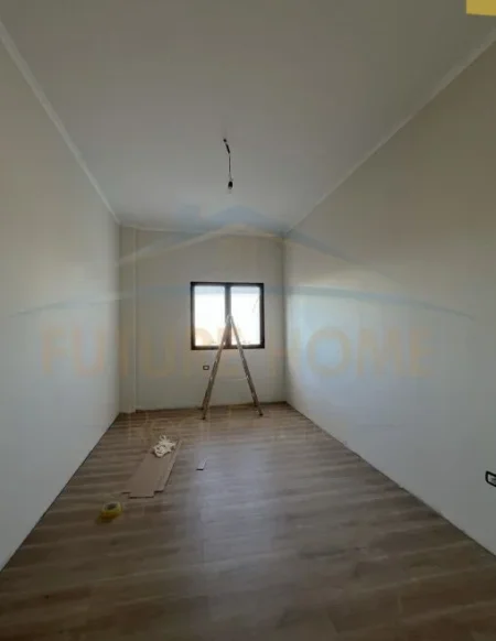 Tirane, shitet apartament 2+1+Ballkon Kati 1, 111 m² 139.250 € (Fresku, Tiranë)