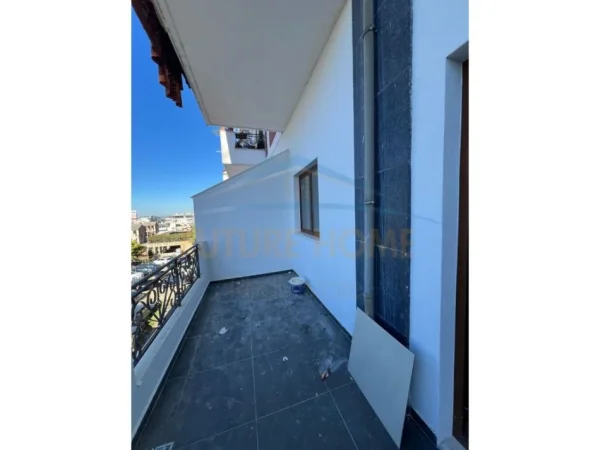 Tirane, shitet apartament 2+1+Ballkon Kati 1, 111 m² 139.250 € (Fresku, Tiranë)