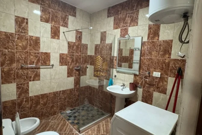 Tirane, jepet me qera apartament 2+1+Ballkon Kati 4, 100 m² 480 € (Fresk)