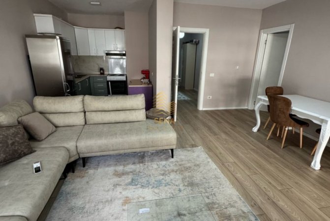 Tirane, jepet me qera apartament 2+1+Ballkon Kati 4, 100 m² 480 € (Fresk)