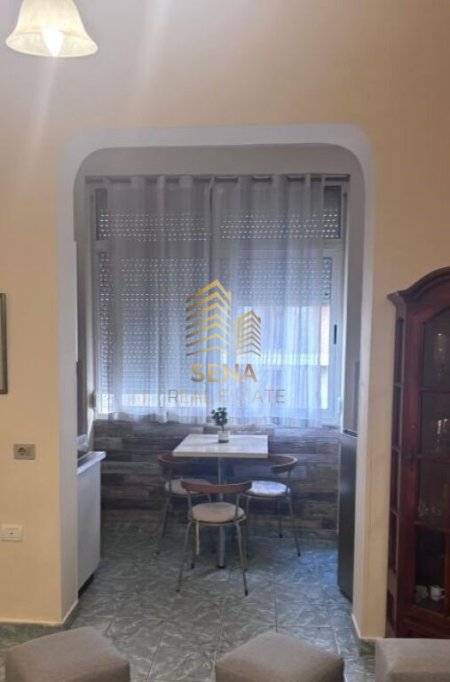 Tirane, jepet me qera apartament 2+1 Kati 3, 80 m² 500 € (Rruga e Dibres)