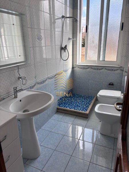 Tirane, jepet me qera apartament 2+1 Kati 3, 80 m² 500 € (Rruga e Dibres)
