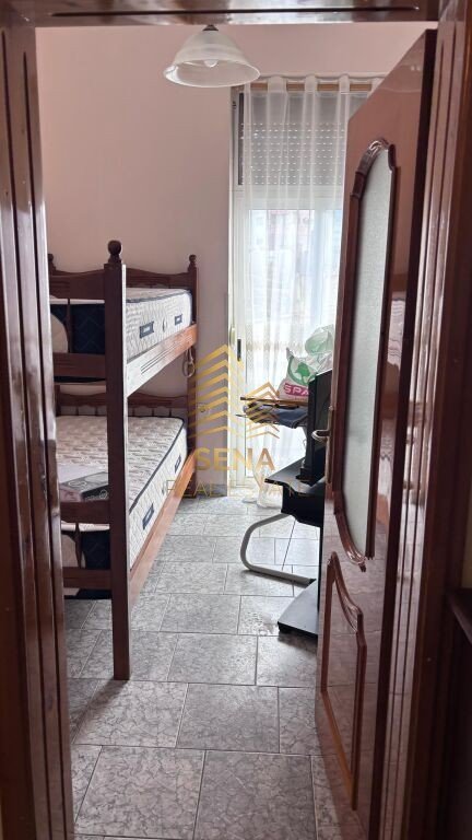 Tirane, jepet me qera apartament 2+1 Kati 3, 80 m² 500 € (Rruga e Dibres)