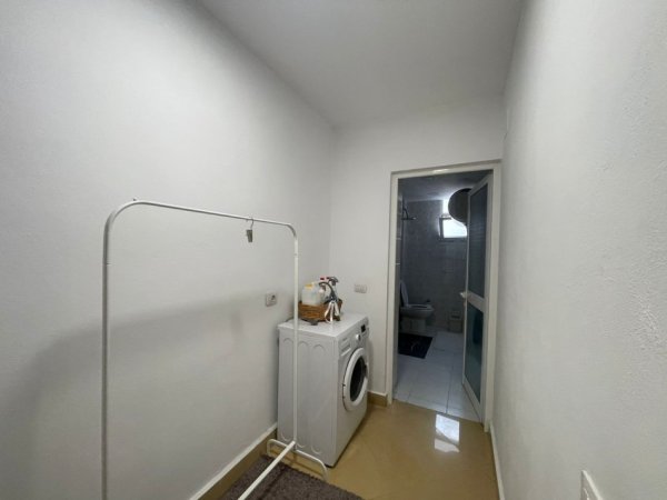 Tirane, jepet me qera apartament 2+1 Kati 4, 100 m² 750 € (Qender)