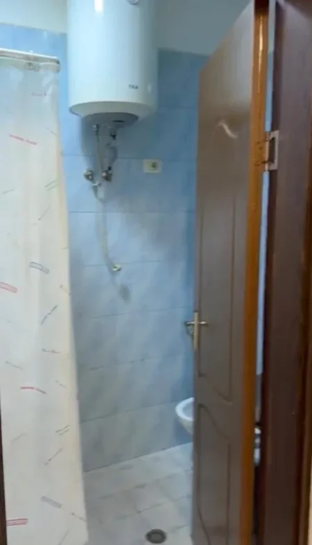 Tirane, jepet me qera apartament 1+1+Ballkon Kati 5, 70 m² 400 €